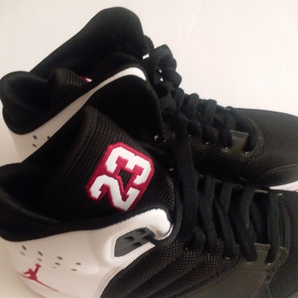 Jordan shoes - Picture 2 of 4